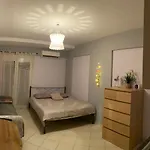 Cosy With Easy Parking דירה לריסה