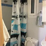 Cosy With Easy Parking דירה לריסה